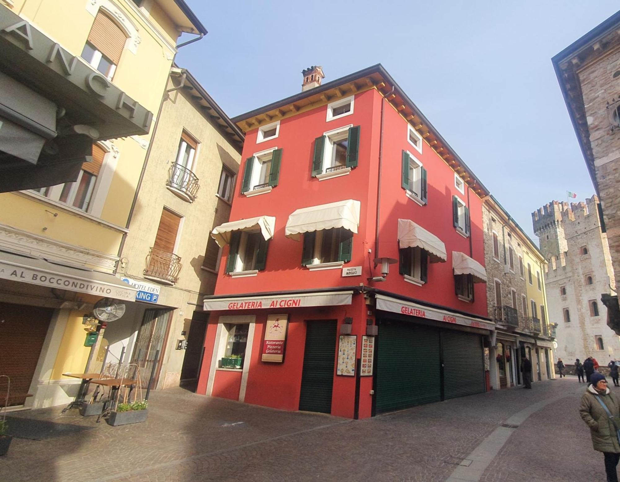 Apartmán Sirmione4U - Domus By The Castle Exteriér fotografie
